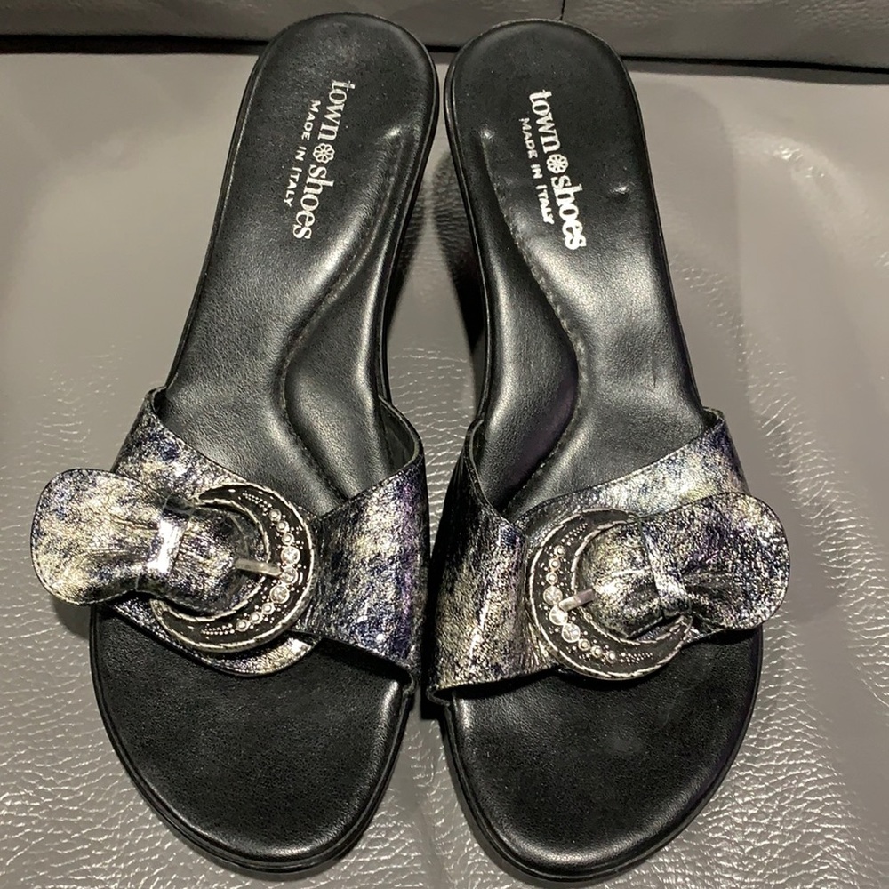 Town shoes sandals